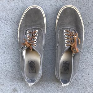 Men’s Vans. Light Grey.